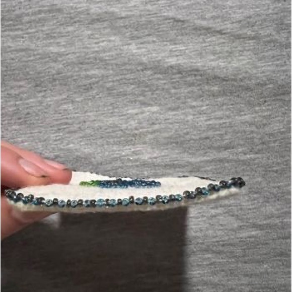 Beaded blue flower card holder - Picture 6 of 6